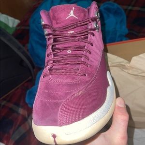 Jordan 12 Bordeaux
